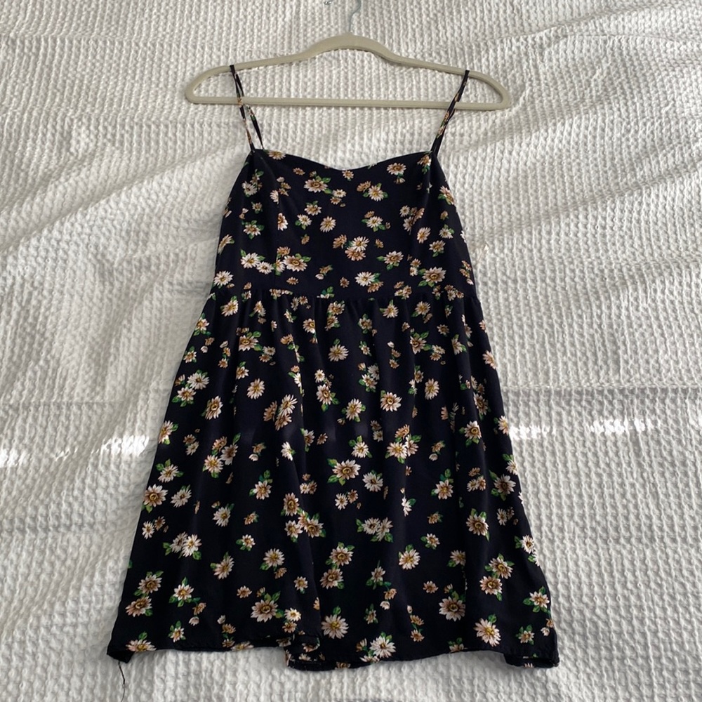 WOMEN’S DRESS